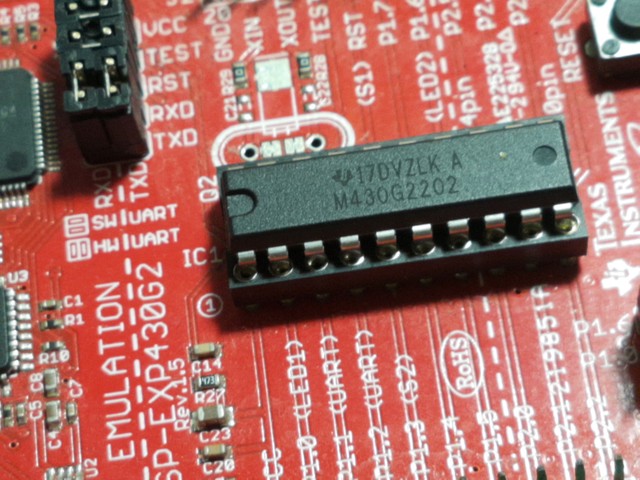 MSP430G2202 monté sur la carte MSP-EXP430G2